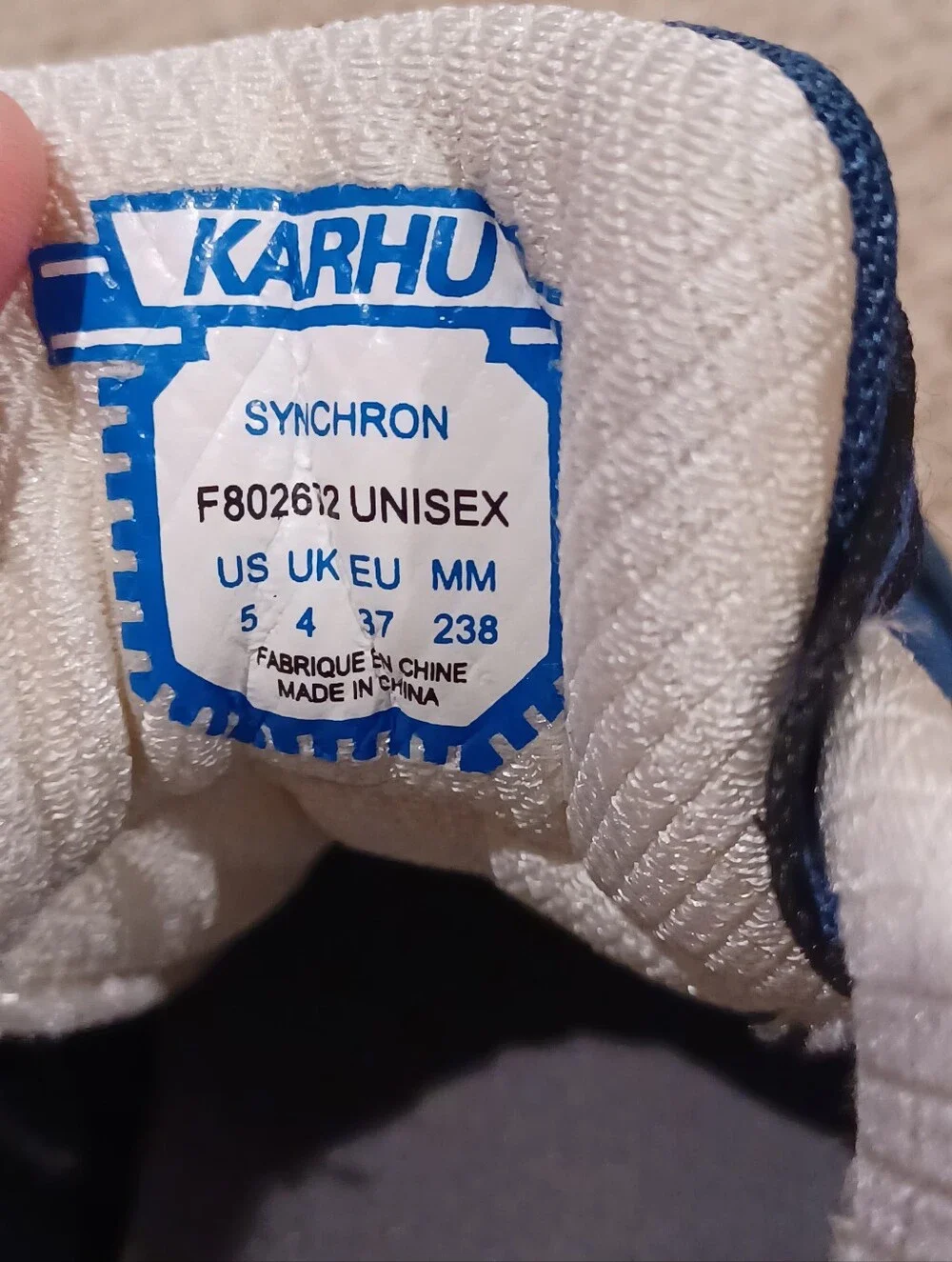 Karhu Synchron Classic sneakers in the Blue Wing Yellow Colorway Womens Size 6.5